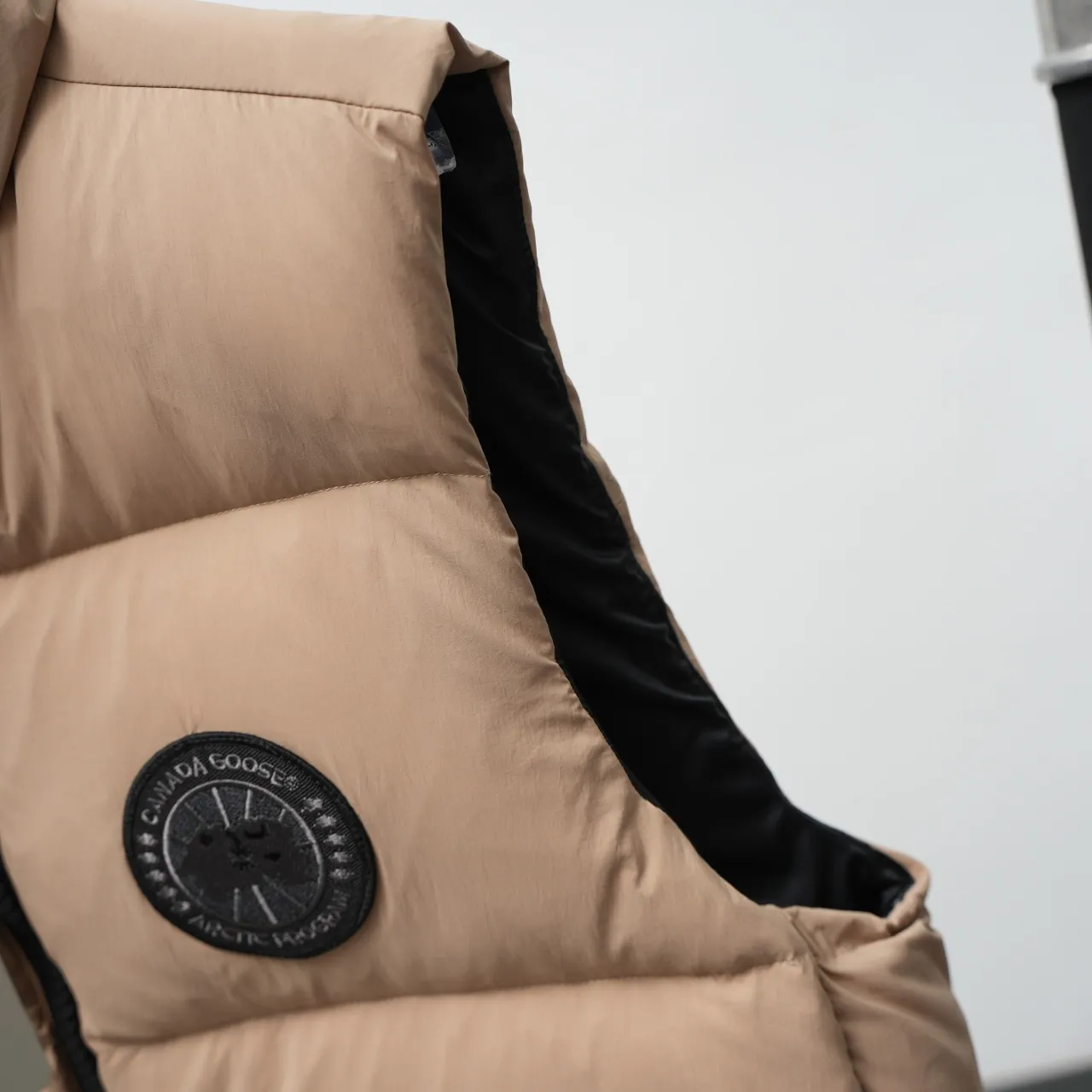P560 CANADA GOOSE丨Canada Goose 2804 Chest Label Soft Fabric Stand Collar Down Vest Color: Khaki Black Label Size: XS-XXL